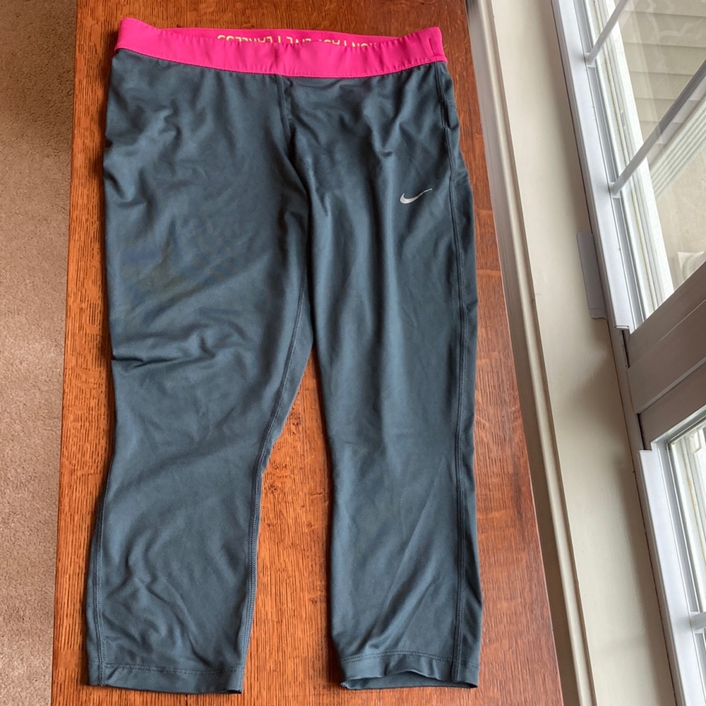 Nike Large crops